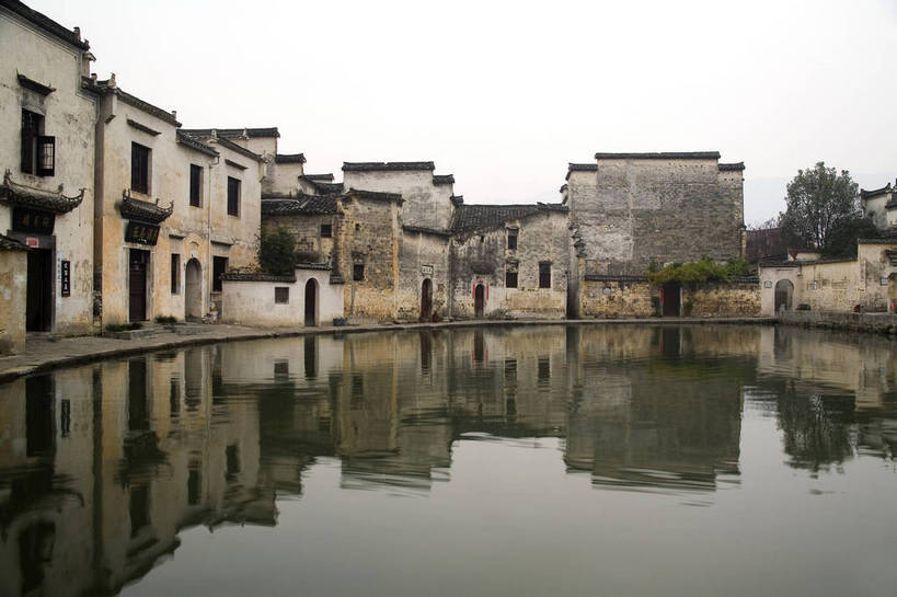 横图,彩色,室外,白天,旅游,美景,标志建筑,地标,建筑,中国,亚洲,风俗,民俗,图片,房屋,楼阁,屋子,景观,文化遗产,建筑群,楼群,古典,历史,建设,传统,楼房,民居,古代,自然,旅游胜地,景色,摄影,人文景观,中国文化,自然风光,东亚,安徽省,歙县,中华人民共和国,古远,彩图,旅行,房子,架空,bj174