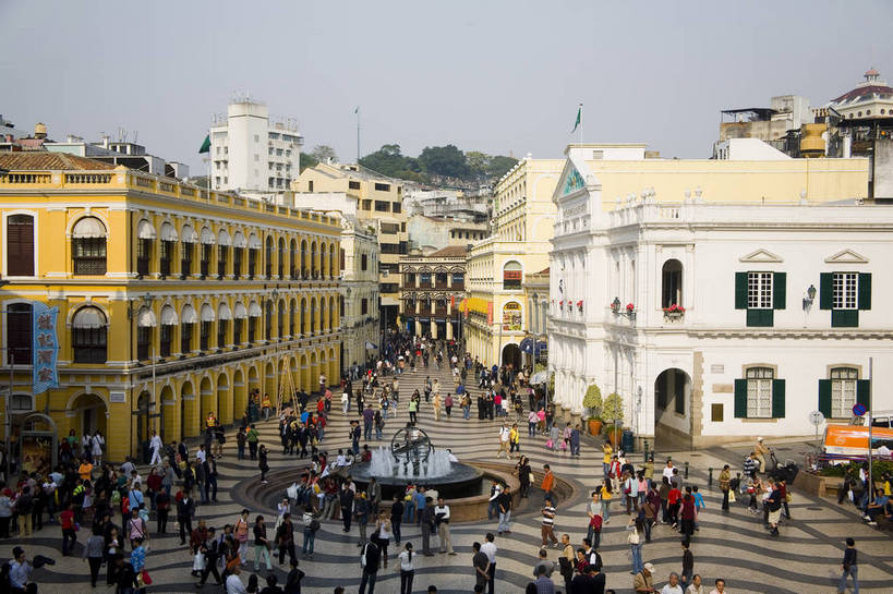 广场,横图,彩色,室外,白天,旅游,度假,名胜古迹,标志建筑,地标,建筑,澳门,中国,亚洲,行人,游客,游人,遗迹,图片,建筑群,古迹,文物,娱乐,建设,古建筑,路人,旅客,享受,休闲,旅游胜地,放松,摄影,欧式建筑,古文明,东亚,港澳台,中华人民共和国,澳门特别行政区,澳,过客,彩图,旅行,议事亭前地,bj174