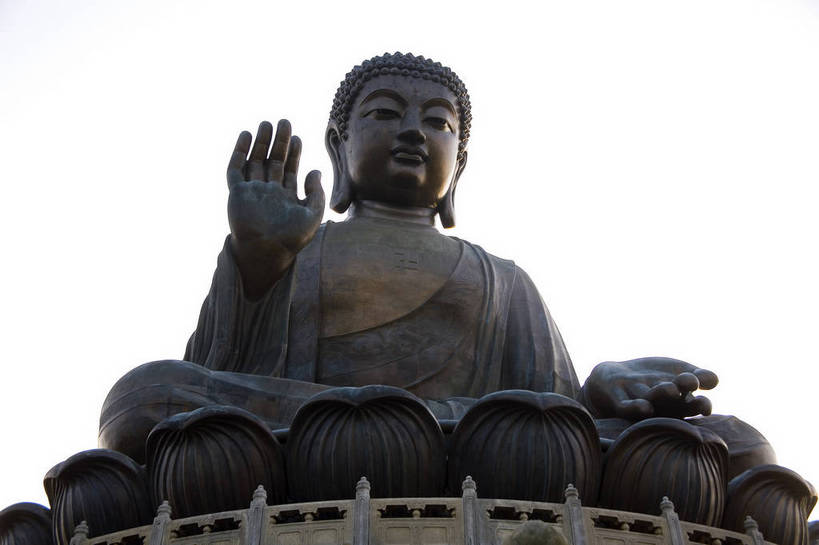 横图,彩色,室外,白天,旅游,度假,名胜古迹,标志建筑,地标,建筑,雕塑,香港,中国,亚洲,行人,游客,游人,遗迹,雕像,佛像,塑像,图片,古迹,文物,娱乐,建设,古建筑,历史建筑,大佛,路人,旅客,享受,休闲,旅游胜地,放松,摄影,参观,古文明,东亚,大屿山,天坛大佛,中华人民共和国,繁荣,发达,宝莲禅寺,过客,旅游者,彩图,旅行,bj174