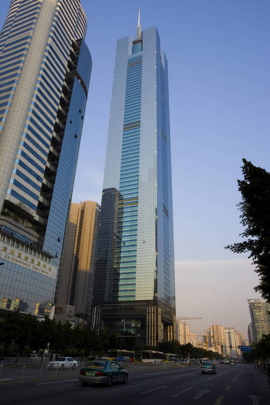 竖图,彩色,室外,白天,仰视,旅游,度假,商务,美景,天际线,城市风光,城市,大厦,建筑,汽车,玻璃,广州,中国,亚洲,远眺,光,景观,建筑群,交通,娱乐,现代,现代建筑,特色,车,白云,蓝天,绿地,天,享受,休闲,摩天大厦,景色,放松,竖,金融,运输,摄影,生活方式,经济,轮廓,居住,矗立,美好,文明,耸立,参观,玻璃幕墙,贸易,东亚,发展,广东,广东省,城区,中信广场,中华人民共和国,华南地区,省会,广州市,粤,挺立,繁荣,进步,天河,发达,交流,彩图,观光,旅行,商业,高楼,居住区,天河区,天河广场,bj174