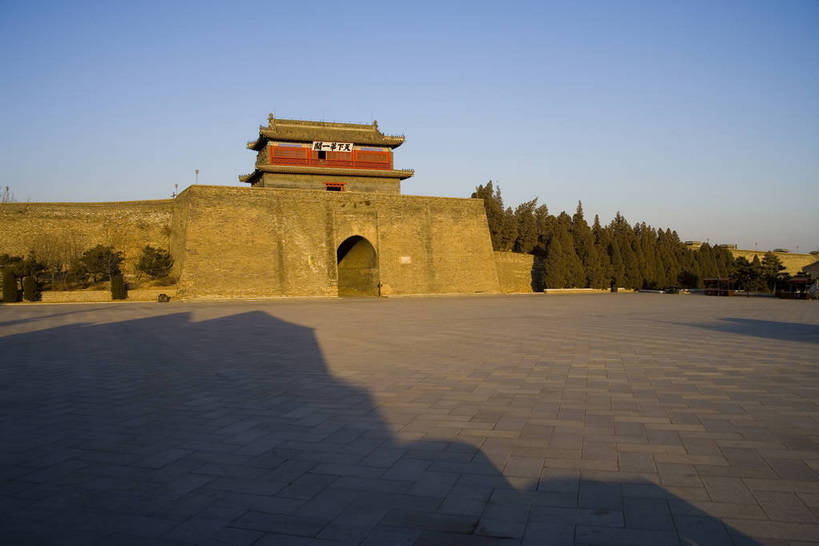 横图,彩色,室外,白天,旅游,度假,名胜古迹,标志建筑,地标,建筑,长城,中国,亚洲,风俗,遗迹,壮观,文化遗产,冬天,古城,辽阔,古典,宏伟,古迹,历史,文物,娱乐,建设,传统,城墙,古建筑,历史建筑,特色,古代,蓝天,天空,天,享受,休闲,广阔,旅游胜地,放松,精神,摄影,城楼,古代建筑,纪念,文明,中国文化,特殊,防御,古文明,东亚,古长城,中华人民共和国,河北省,秦皇岛,抵抗,奇迹,古远,伟大,流传,制度,特别,旅行,传统文化,山海关,bj174