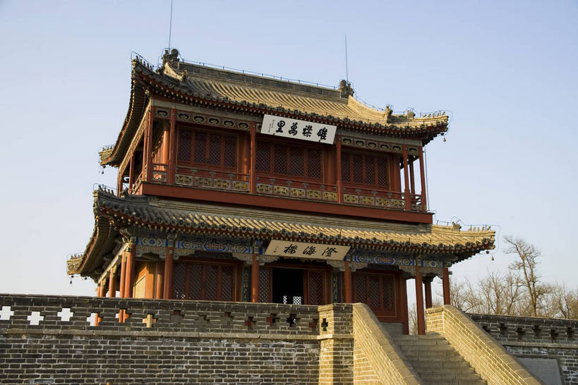 横图,彩色,室外,白天,旅游,度假,名胜古迹,标志建筑,地标,建筑,长城,中国,亚洲,风俗,遗迹,壮观,文化遗产,冬天,古城,辽阔,古典,宏伟,古迹,历史,文物,娱乐,建设,传统,城墙,古建筑,历史建筑,特色,古代,蓝天,天空,天,享受,休闲,广阔,旅游胜地,放松,精神,摄影,城楼,古代建筑,纪念,文明,中国文化,特殊,防御,古文明,东亚,古长城,中华人民共和国,河北省,秦皇岛,抵抗,奇迹,古远,伟大,流传,制度,特别,旅行,传统文化,老龙头,山海关,bj174