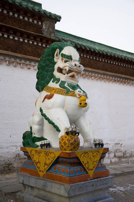 寺庙,竖图,彩色,室外,旅游,名胜古迹,标志建筑,地标,建筑,中国,亚洲,朝拜,节日,民俗,图片,文化遗产,建筑群,宏伟,文化,建设,虔诚,祈祷,健康,气派,竖,许愿,摄影,宗教,佛教,信仰,古代建筑,纪念,祈求,祭祀,矗立,中国文化,耸立,参观,东亚,甘肃省,藏传佛教,拉卜楞寺,中华人民共和国,挺立,甘南,释教,夏河,平安,旅行,游览,庙,寺,传统文化,bj174