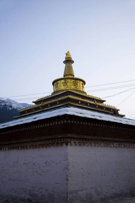 寺庙,竖图,彩色,室外,旅游,名胜古迹,标志建筑,地标,建筑,中国,亚洲,朝拜,节日,民俗,图片,文化遗产,建筑群,宏伟,文化,建设,虔诚,祈祷,健康,气派,竖,许愿,摄影,宗教,佛教,信仰,古代建筑,纪念,祈求,祭祀,矗立,中国文化,耸立,参观,东亚,甘肃省,藏传佛教,拉卜楞寺,中华人民共和国,挺立,甘南,释教,夏河,平安,旅行,游览,庙,寺,传统文化,bj174
