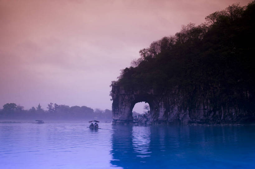 渔夫,横图,彩色,室外,白天,旅游,度假,美景,名胜古迹,山,标志建筑,地标,建筑,桂林,中国,亚洲,遗迹,景观,渔船,古迹,文物,娱乐,建设,古建筑,江水,游船,自然,享受,休闲,旅游胜地,放松,摄影,象山,广西,美好,自然风光,古文明,东亚,漓江,中华人民共和国,江,旅行,bj174