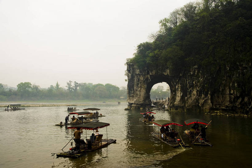 渔夫,横图,彩色,室外,白天,旅游,度假,美景,名胜古迹,山,标志建筑,地标,建筑,桂林,中国,亚洲,遗迹,景观,渔船,古迹,文物,娱乐,建设,古建筑,江水,游船,自然,享受,休闲,旅游胜地,放松,摄影,象山,广西,美好,自然风光,古文明,东亚,漓江,中华人民共和国,江,旅行,bj174