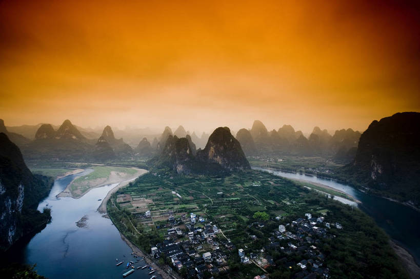 横图,彩色,室外,白天,旅游,度假,美景,名胜古迹,山,标志建筑,地标,建筑,桂林,中国,亚洲,遗迹,景观,渔船,古迹,文物,娱乐,建设,古建筑,江水,游船,自然,享受,休闲,旅游胜地,放松,摄影,广西,美好,自然风光,古文明,东亚,漓江,中华人民共和国,兴坪,江,旅行,bj174
