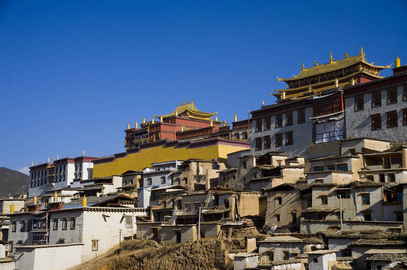 横图,彩色,室外,白天,旅游,标志建筑,地标,建筑,香格里拉,中国,亚洲,民俗,景观,文化遗产,古城,建筑群,古典,建设,迪庆,云南,民居,特色,古镇,远景,景色,摄影,人文景观,中国文化,东亚,松赞林寺,中华人民共和国,民族建筑,古代文明,旅行,传统文化,bj174