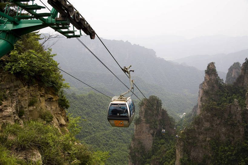 横图,彩色,室外,白天,旅游,度假,名胜古迹,山,标志建筑,地标,建筑,张家界,中国,亚洲,遗迹,壮观,图片,景观,山峰,古迹,文物,娱乐,建设,古建筑,风景区,树木,自然,享受,休闲,旅游胜地,景色,放松,摄影,美妙,自然风光,古文明,东亚,湖南,天子山,中华人民共和国,旅行,bj174