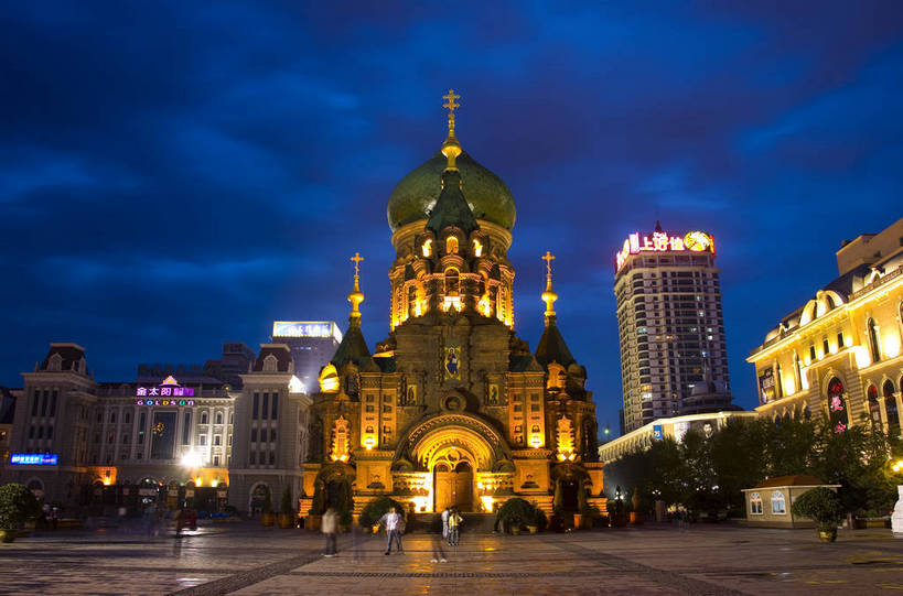 教堂,横图,室外,旅游,度假,名胜古迹,城市风光,标志建筑,城市,地标,建筑,夜景,中国,亚洲,遗迹,灯光,古迹,文化,文物,娱乐,建设,古建筑,历史建筑,特色,地标建筑,享受,休闲,灿烂,旅游胜地,放松,哈尔滨,黑,古文明,东亚,黑龙江,黑龙江省,索菲亚大教堂,中华人民共和国,省会,灯火辉煌,东北地区,哈尔滨市,圣索菲亚教堂,旅行,俄罗斯文化,哈尔滨圣索菲亚大教堂,中央大街,哈尔滨中央大街,道里区,东北,中国东北地区,东北三省,东三省,bj174