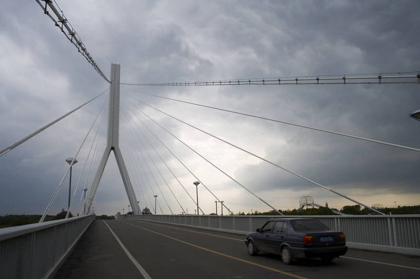 横图,室外,特写,白天,旅游,度假,名胜古迹,城市风光,标志建筑,城市,大桥,道路,地标,建筑,中国,亚洲,遗迹,景观,交通,都市,古迹,文物,娱乐,建设,现代,古建筑,现代建筑,地标建筑,享受,休闲,旅游胜地,放松,运输,经济,哈尔滨,古文明,东亚,发展,黑龙江,松花江,中华人民共和国,繁荣,进步,发达,旅行,bj174