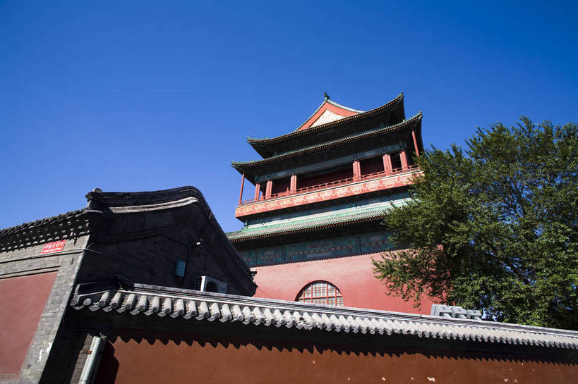 横图,彩色,室外,白天,旅游,度假,名胜古迹,标志建筑,地标,建筑,北京,中国,亚洲,遗迹,文化遗产,钟楼,古迹,文物,娱乐,建设,古建筑,享受,休闲,旅游胜地,放松,摄影,古代建筑,中国文化,古文明,东亚,鼓楼,钟鼓楼,中华人民共和国,古代文明,旅行,传统文化,bj174