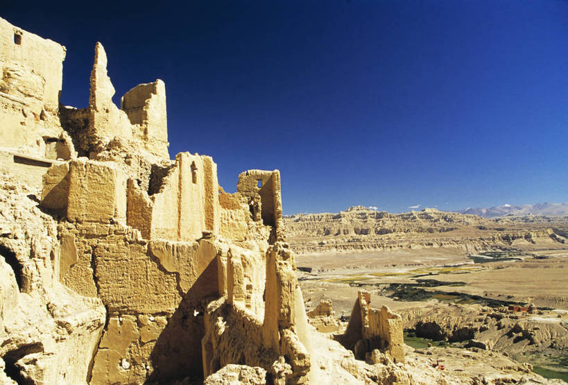 横图,彩色,室外,白天,旅游,度假,荒凉,名胜古迹,标志建筑,地标,建筑,中国,亚洲,遗迹,壮观,景观,文化遗产,古城,古迹,文物,娱乐,建设,古建筑,西藏,蓝天,享受,休闲,远景,旅游胜地,放松,摄影,人文景观,古代建筑,雄伟,空旷,古堡,古文明,东亚,地貌,中华人民共和国,阿里,古代文明,旅行,地质,古格王朝遗址,bj174