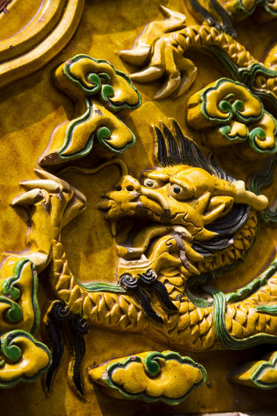 故宫,宫殿,竖图,彩色,室外,特写,旅游,度假,成功,名胜古迹,标志建筑,地标,建筑,雕塑,北京,中国,亚洲,局部,风俗,遗迹,艺术,装饰,龙,雕刻,雕像,浮雕,图片,文化遗产,建筑群,古典,古迹,历史,文化,文物,娱乐,建设,传统,古建筑,工艺品,紫禁城,享受,休闲,旅游胜地,放松,精神,竖,摄影,古代建筑,纪念,皇帝,部分,美术,权威,矗立,象征,镀金,高贵,主题,图腾,传说,耸立,陈列,古文明,东亚,中华人民共和国,功能,美学,权力,统治,祥瑞,威严,灵兽,权势,挺立,尊荣,古代文明,制度,天子,九五之尊,圣上,统治者,陛下,官家,势力,幸运,旅行,传统文化,bj174