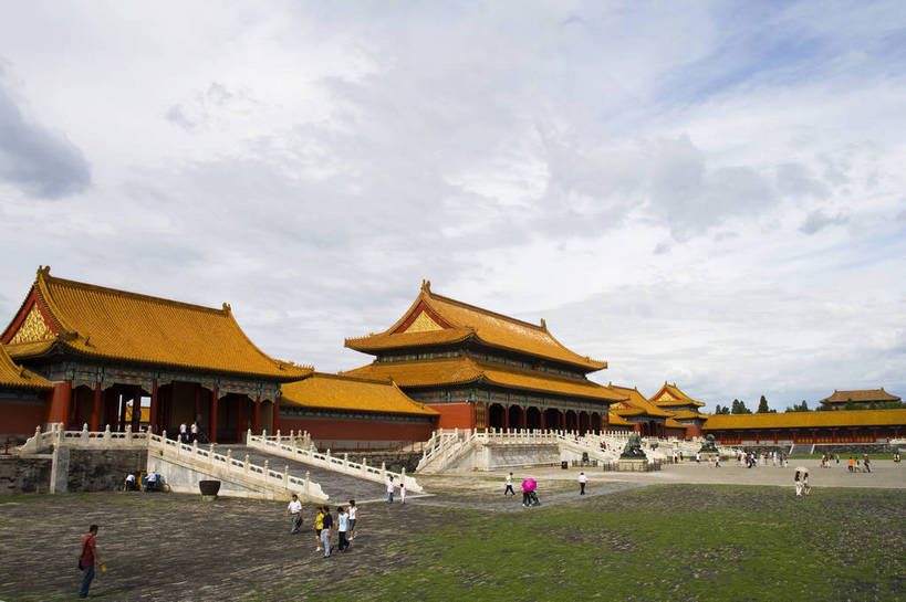 故宫,宫殿,栏杆,横图,彩色,室外,白天,旅游,度假,名胜古迹,标志建筑,地标,建筑,北京,中国,亚洲,风俗,遗迹,扶手,图片,文化遗产,建筑群,古典,古迹,历史,文化,文物,娱乐,建设,传统,古建筑,护栏,台阶,蓝天,紫禁城,享受,休闲,石阶,旅游胜地,放松,精神,摄影,古代建筑,皇帝,权威,象征,高贵,古文明,东亚,中华人民共和国,权力,统治,威严,权势,古代文明,制度,天子,九五之尊,圣上,统治者,陛下,官家,势力,旅行,传统文化,太和门,bj174