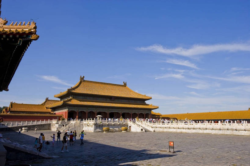 故宫,宫殿,栏杆,横图,彩色,室外,白天,旅游,度假,名胜古迹,标志建筑,地标,建筑,北京,中国,亚洲,风俗,遗迹,扶手,图片,文化遗产,建筑群,古典,古迹,历史,文化,文物,娱乐,建设,传统,古建筑,护栏,台阶,蓝天,紫禁城,享受,休闲,石阶,旅游胜地,放松,精神,摄影,古代建筑,皇帝,权威,象征,高贵,古文明,东亚,中华人民共和国,权力,统治,威严,权势,乾清宫,古代文明,制度,天子,九五之尊,圣上,统治者,陛下,官家,势力,旅行,传统文化,bj174