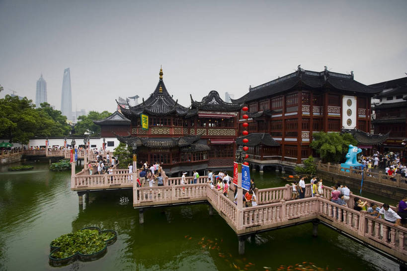 横图,彩色,室外,白天,旅游,度假,名胜古迹,标志建筑,地标,建筑,上海,中国,亚洲,遗迹,池塘,景观,文化遗产,建筑群,古典,古迹,文物,娱乐,建设,古建筑,历史建筑,地标建筑,豫园,享受,休闲,旅游胜地,放松,摄影,鱼池,回廊,文明,中国文化,古文明,东亚,中华人民共和国,旅行,bj174