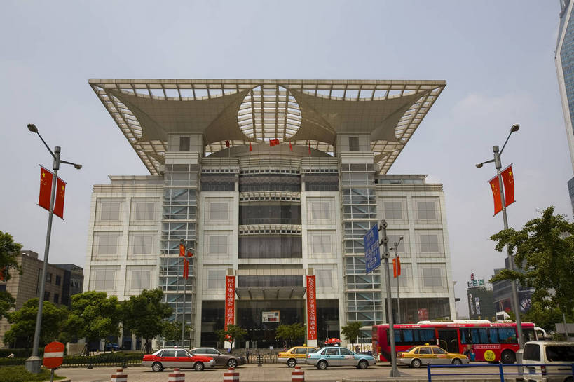 横图,彩色,室外,白天,旅游,度假,美景,名胜古迹,城市风光,标志建筑,道路,地标,建筑,街道,路,公路,上海,中国,亚洲,遗迹,景观,交通,古迹,文物,娱乐,建设,古建筑,蓝天,地标建筑,享受,休闲,旅游胜地,景色,放松,摄影,古文明,东亚,中华人民共和国,马路,旅行,上海城市规划展览馆,bj174