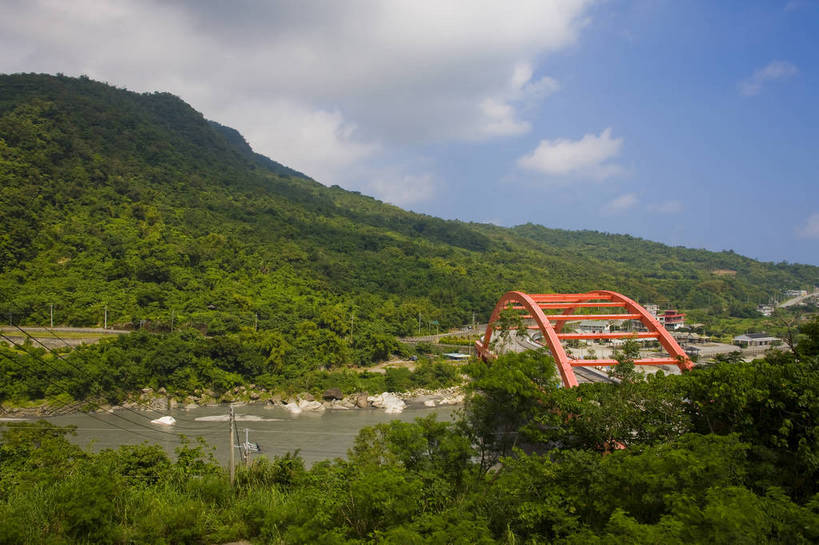 无人,横图,彩色,室外,白天,旅游,度假,草坪,名胜古迹,标志建筑,道路,地标,建筑,路,公路,台湾,中国,亚洲,遗迹,海岸,景观,桥,野花,交通,古迹,文物,娱乐,建设,古建筑,自然,享受,休闲,旅游胜地,放松,摄影,海滨,古文明,东亚,中华人民共和国,马路,旅行,长虹桥,bj174