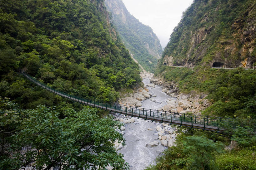 无人,公园,横图,彩色,室外,白天,旅游,度假,名胜古迹,森林,山,树林,峡谷,标志建筑,地标,建筑,台湾,中国,亚洲,遗迹,景观,桥,山谷,古迹,文物,娱乐,建设,古建筑,自然,溪水,享受,休闲,旅游胜地,放松,摄影,国家公园,古文明,东亚,花莲县,南投县,港澳台,中华人民共和国,台湾省,台中,台中市,太鲁阁国家公园,花莲,南投,次高太鲁阁国立公园,台,台湾太鲁阁国家公园,太鲁阁,bj174