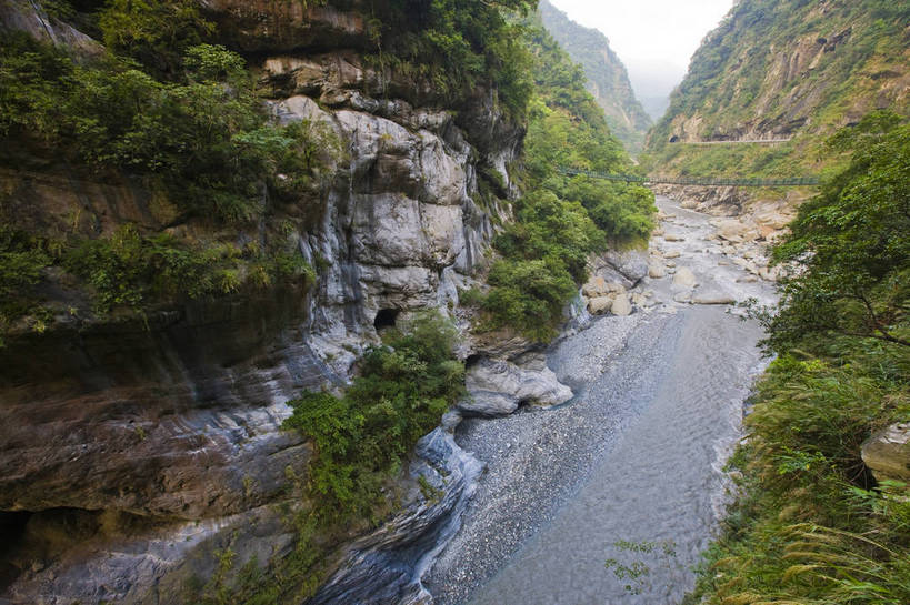 无人,公园,横图,彩色,室外,白天,旅游,度假,名胜古迹,山,树林,峡谷,标志建筑,地标,建筑,台湾,中国,亚洲,遗迹,景观,山谷,古迹,文物,娱乐,建设,古建筑,自然,溪水,享受,休闲,旅游胜地,放松,摄影,国家公园,古文明,东亚,花莲县,南投县,港澳台,中华人民共和国,台湾省,台中,台中市,太鲁阁国家公园,花莲,南投,次高太鲁阁国立公园,台,台湾太鲁阁国家公园,太鲁阁,bj174