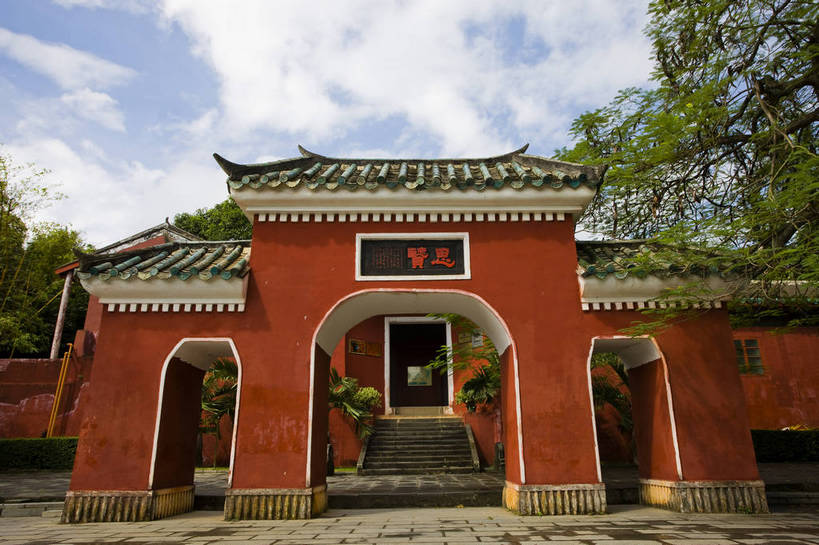 无人,横图,彩色,室外,白天,旅游,门,标志建筑,地标,建筑,中国,亚洲,景观,建筑群,古典,建设,树,海南,休闲,旅游胜地,摄影,海南省,度假村,东亚,中华人民共和国,华南地区,省会,海口,海口市,琼,旅行,琼山,琼山区,琼台福地,五公祠,bj174