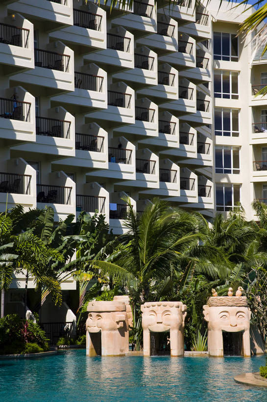 无人,游泳池,竖图,彩色,室外,特写,白天,旅游,树林,建筑,酒店,三亚,中国,亚洲,景观,海湾,海南,旅游胜地,竖,摄影,海南省,度假村,东亚,三亚市,中华人民共和国,华南地区,琼,旅行,旅店,亚龙湾,亚龙湾国家旅游度假区,三亚喜来登度假酒店,喜来登度假酒店,bj174