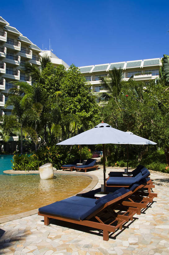 无人,竖图,彩色,室外,白天,旅游,树林,建筑,酒店,三亚,中国,亚洲,躺椅,景观,海湾,海南,天空,休闲,旅游胜地,竖,摄影,海南省,度假村,东亚,三亚市,中华人民共和国,华南地区,琼,旅行,旅店,亚龙湾,亚龙湾国家旅游度假区,三亚喜来登度假酒店,喜来登度假酒店,bj174