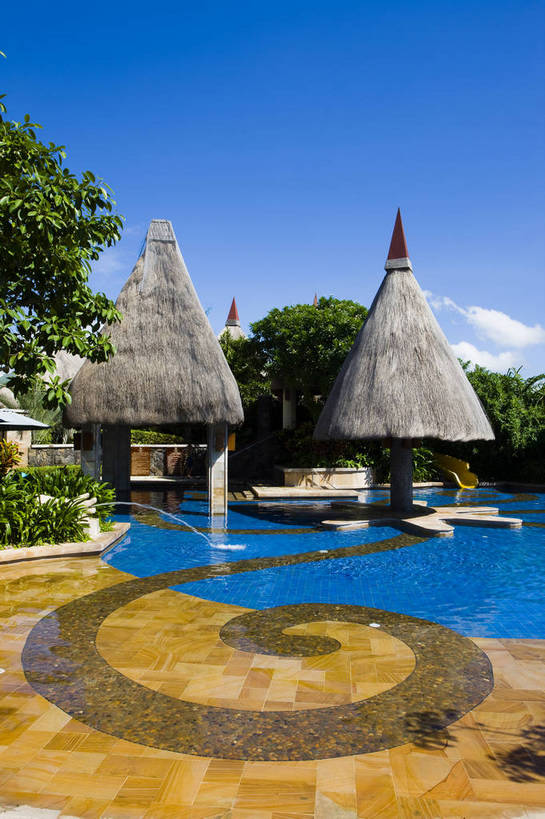 无人,游泳池,竖图,彩色,室外,白天,旅游,树林,建筑,酒店,三亚,中国,亚洲,景观,海湾,海南,天空,凉亭,旅游胜地,竖,摄影,海南省,度假村,东亚,三亚市,中华人民共和国,华南地区,琼,旅行,旅店,亚龙湾,亚龙湾国家旅游度假区,三亚喜来登度假酒店,喜来登度假酒店,bj174