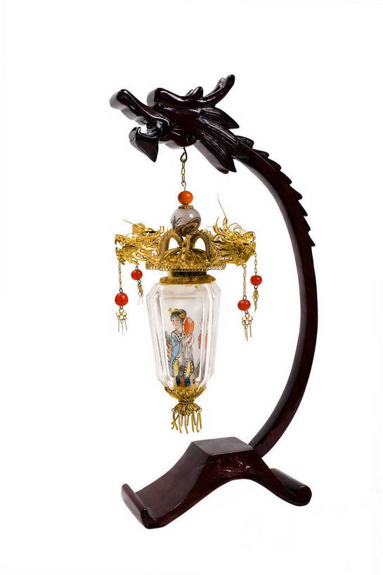 竖图,彩色,绘画,静物,玻璃,中国,彩绘,图片,文化遗产,艺术品,历史,文物,装饰品,古代,一个,玻璃瓶,摄影,单个,古董,精致,中国文化,精美,东亚,鼻烟壶,古远,古代文明,美术工艺,影棚拍摄,传统文化,bj174