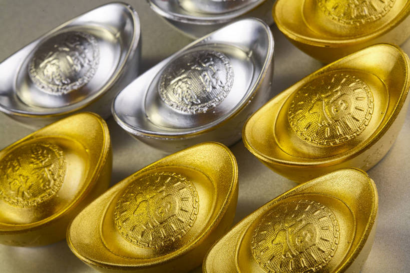 横图,彩色,背景,爱情,奢侈,钱,静物,银,珠宝,中国,许多,金属,图片,纹理,文化遗产,艺术品,很多,装饰品,多个,财富,摄影,金元宝,昂贵,贵重,中国文化,坚定,信念,东亚,贵金属,约定,白银,宝贵,美术工艺,影棚拍摄,元宝,传统文化,bj174