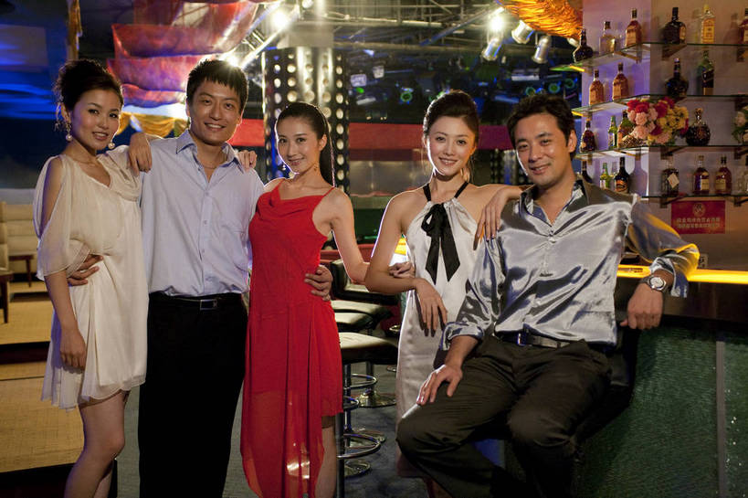 东方人,餐厅,微笑,横图,彩色,室内,聚会,时尚,西餐,中国,亚洲,图片,许多人,娱乐,晚会,喝酒,一群人,休息,休闲,放松,美女,摄影,生活方式,东亚,中华人民共和国,男人,男性,女人,女性,亚洲人,中国人,年轻人,坐着,半身,高兴,愉快,bj174