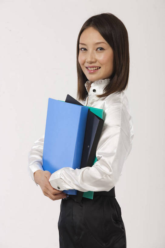 东方人,一个人,商务人士,商务女性,微笑,竖图,彩色,室内,白天,衬衫,裙子,商务,成功,信心,职员,中国,亚洲,套装,正装,图片,文件,文件夹,站着,美女,短裙,摄影,半身裙,商务装,工薪阶层,东亚,女孩,女人,女性,亚洲人,中国人,年轻人,白领,上班族,半身,影棚拍摄,高兴,办公,bj174