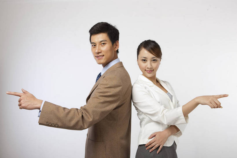 东方人,两个人,商务人士,商务男性,商务女性,微笑,横图,彩色,室内,白天,衬衫,裙子,西装,商务,成功,信心,职员,中国,亚洲,套装,正装,工作,图片,站着,美女,短裙,摄影,半身裙,商务装,工薪阶层,东亚,男人,男性,女孩,女人,女性,亚洲人,中国人,年轻人,白领,上班族,半身,影棚拍摄,衬衣,高兴,办公,bj174