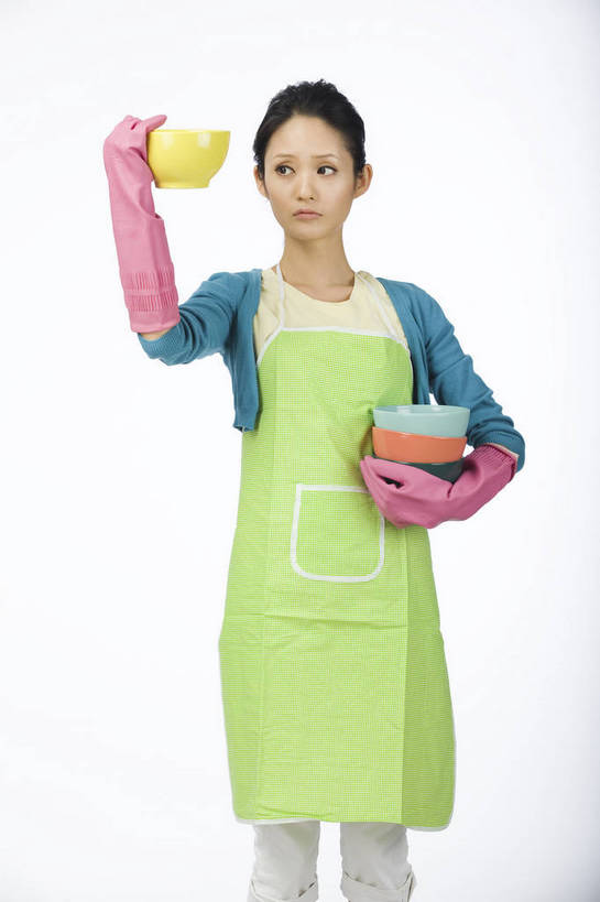 东方人,脸,手,头发,一个人,竖图,家务,北京,中国,仅一个年轻女性,仅一个女性,仅一个人,劳动,围裙,生活,休闲装,洗碗,黑色,手套,碗,站着,休闲,健康,舒服,美女,生活方式,毛发,年轻女性,女人,女性,中国人,年轻人,主妇,捧着,半身,愉快,bj174