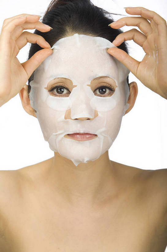 东方人,五官,眼睛,脸颊,手,头发,一个人,竖图,化妆,美容,北京,中国,仅一个年轻女性,仅一个女性,仅一个人,护肤,造型,黑色,休闲,健康,舒服,面膜,美女,头像,生活方式,皮肤,修饰,毛发,化妆用品,年轻女性,女人,女性,中国人,年轻人,愉快,bj174