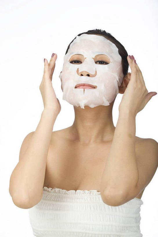 东方人,五官,眼睛,脸颊,手,头发,一个人,竖图,化妆,美容,北京,中国,仅一个年轻女性,仅一个女性,仅一个人,护肤,造型,黑色,休闲,健康,舒服,面膜,美女,头像,生活方式,皮肤,修饰,毛发,化妆用品,年轻女性,女人,女性,中国人,年轻人,愉快,bj174