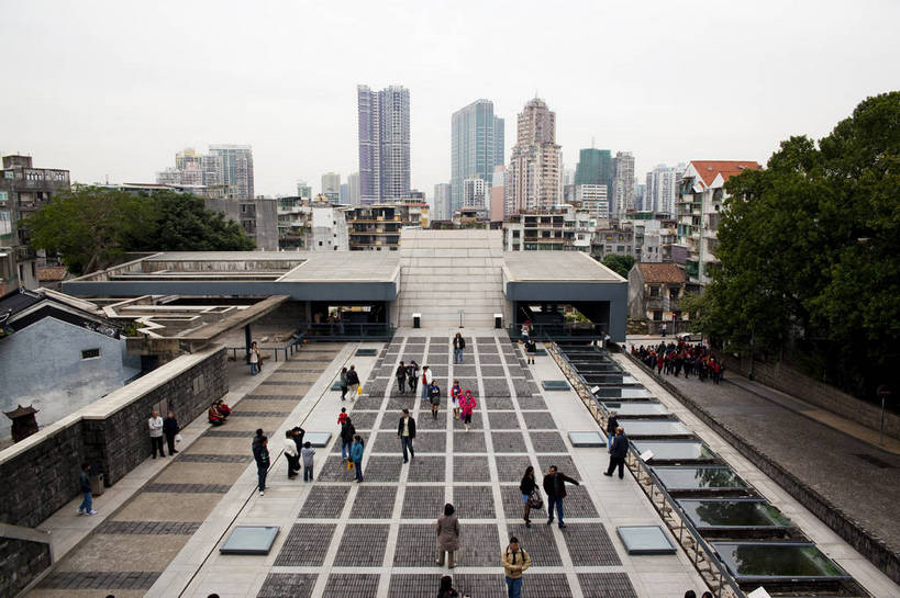 横图,彩色,室外,白天,旅游,度假,名胜古迹,标志建筑,地标,建筑,酒店,澳门,中国,亚洲,遗迹,图片,建筑群,古典,古迹,文物,娱乐,建设,现代,古建筑,民居,地标建筑,享受,休闲,旅游胜地,放松,文明,中国文化,古文明,东亚,大三巴牌坊,港澳台,中华人民共和国,澳门特别行政区,澳,繁荣,旅行,圣保罗教堂,大三巴,圣保禄大教堂遗址,bj174
