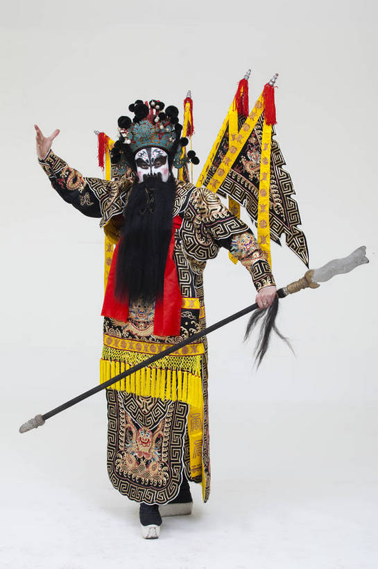 中年人,一个人,演员,竖图,彩色,白色背景,正面,化