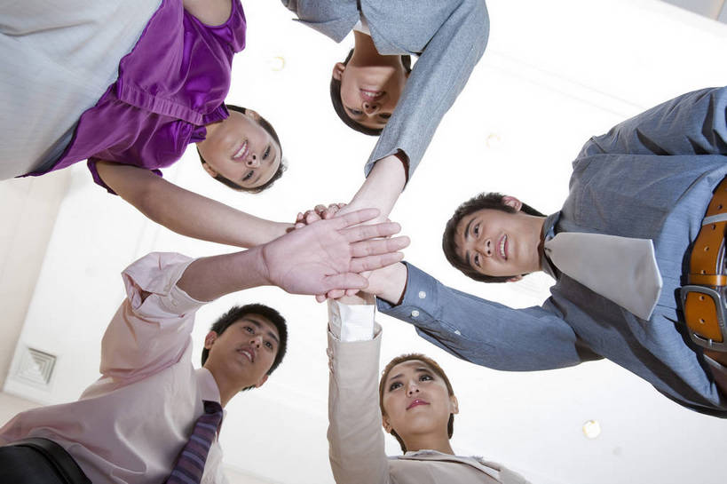 东方人,伙伴,商务人士,办公室,站,微笑,横图,彩色,室内,白天,白色背景,正面,仰视,衬衫,商务,时尚,讨论,快乐,友谊,纯洁,成功,合作,信心,商场,北京,中国,亚洲,正装,庆祝,工作,图片,圆圈,领带,首都,许多人,职业装,现代,加油,一群人,职业,活力,可爱,童年,童趣,自信,摄影,生活方式,盘发,场所,同伴,商务中心,围着,童真,东亚,烂漫,无邪,中华人民共和国,北京市,京,北平,华北地区,朝阳区,交流,天真,友情,男人,男性,年轻男性,年轻女性,女人,女性,亚洲人,中国人,年轻人,沟通,拉手,半身,西服,办公,北京CBD,北京商务中心区,世贸天阶,中国北京大北窑,bj174