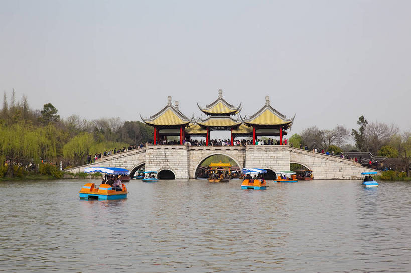 旅游,度假,湖,名胜古迹,树林,标志建筑,地标,建筑,船,桃花,瘦西湖