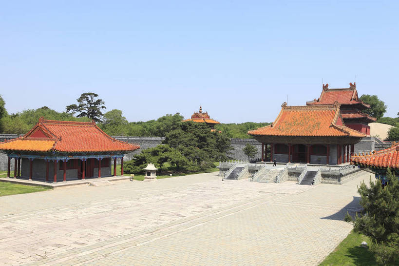 无人,广场,横图,彩色,室外,白天,旅游,度假,名胜古迹,标志建筑,地标,建筑,中国,入口,遗迹,图片,大门,古迹,文物,娱乐,建设,古建筑,历史建筑,享受,休闲,旅游胜地,放松,摄影,古代建筑,中国文化,古文明,辽宁,沈阳,门楼,清昭陵,传统文化,皇陵,bj174
