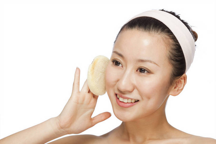 东方人,五官,眼睛,脸颊,手,头发,一个人,横图,彩色,室内,白天,侧面,化妆,美容,满意,自由,中国,护肤,人物,图片,浪漫,美丽,涂抹,黑色,清洁,保养,享受,休闲,健康,放松,美女,保健,摄影,头像,生活方式,皮肤,优雅,毛发,盘头,养颜,年轻女性,女人,女性,亚洲人,中国人,年轻人,影棚拍摄,愉快,bj174