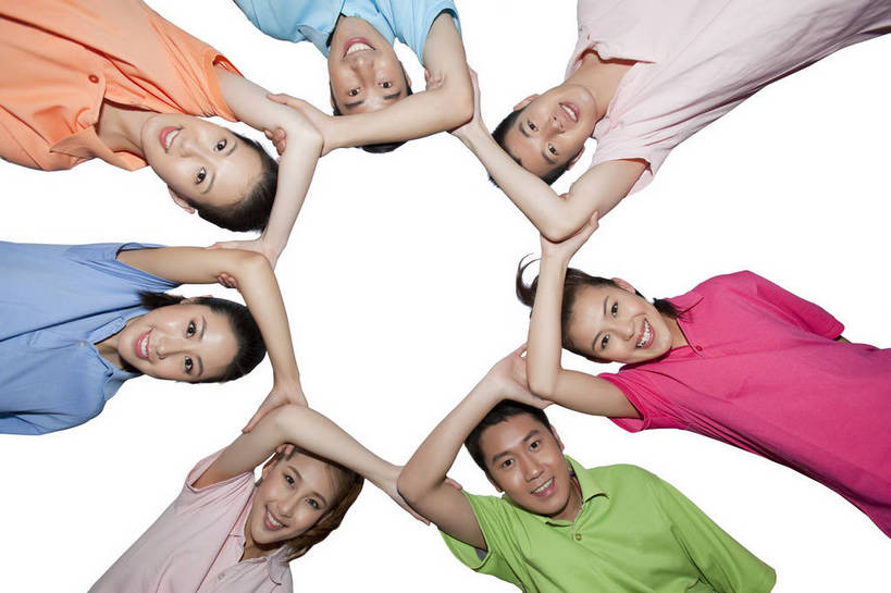 东方人,伙伴,站,微笑,横图,彩色,室外,白天,正面,仰视,时尚,友谊,合作,团队,建筑,北京,中国,图片,圈,许多人,美丽,年轻,T恤,休闲装,现代建筑,围,一群人,享受,休闲,商务楼,活力,可爱,美女,自信,摄影,生活方式,青春,优雅,勾肩搭背,同伴,顶头,团结,友情,男人,男性,年轻男性,年轻女性,女人,女性,亚洲人,中国人,年轻人,拉手,半身,影棚拍摄,高兴,愉快,bj174