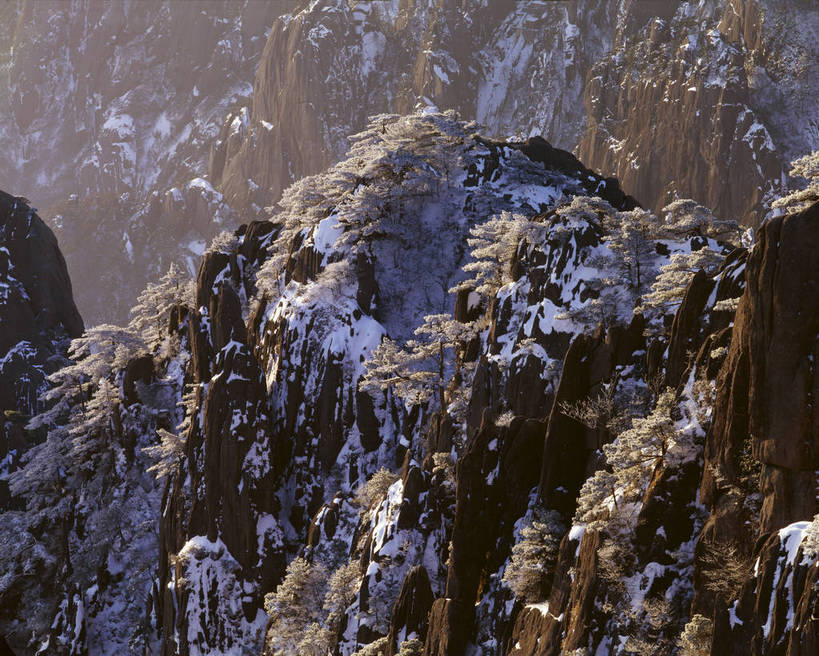 无人,横图,彩色,室外,特写,白天,旅游,度假,黄山,美景,名胜古迹,山,山脉,标志建筑,地标,建筑,中国,亚洲,遗迹,图片,山峰,雪景,冬天,山峦,古迹,文物,娱乐,建设,古建筑,风景,自然,群山,享受,休闲,旅游胜地,放松,摄影,地理,风光,宁静,近景,自然风光,古文明,东亚,安徽,安徽省,黄山市,中华人民共和国,华东地区,皖,险峻,bj174