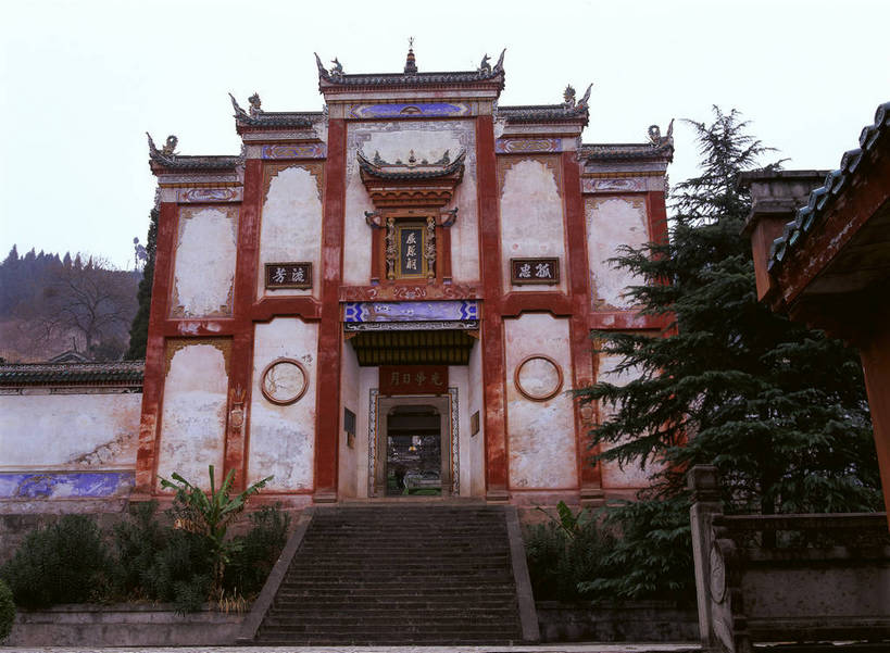 无人,横图,彩色,室外,特写,白天,旅游,度假,名胜古迹,标志建筑,地标,建筑,中国,亚洲,遗迹,图片,景观,牌楼,辉煌,古迹,历史,文物,娱乐,建设,古建筑,享受,休闲,旅游胜地,放松,人文,摄影,祠堂,古代建筑,纪念,纪念堂,近景,中国文化,古文明,东亚,四川,湖北,湖北省,屈原,中华人民共和国,华中地区,鄂,宜昌,宜昌市,民族英雄,秭归,秭归县,传统文化,屈原祠,清烈公祠,茅坪镇,凤凰山古建筑群,bj174