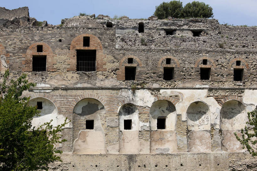 横图,彩色,室外,白天,旅游,度假,名胜古迹,标志建筑,地标,建筑,意大利,破旧,遗迹,图片,古城,建筑群,古典,古迹,文物,娱乐,建设,城墙,古建筑,历史建筑,遗址,地标建筑,享受,休闲,旅游胜地,放松,摄影,文明,古文明,世界文化遗产,庞贝古城,旅行,传统文化,bj174