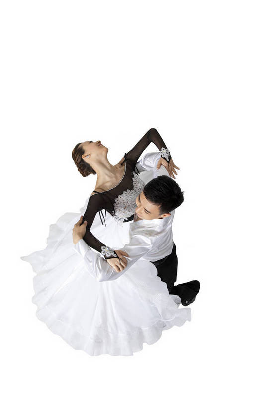 东方人,两个人,竖图,俯视,彩色,室内,白天,抠图,白色背景,正面,时尚,跳舞,热情,合作,北京,中国,图片,旋转,长裙,背面,健康,活力,可爱,美女,平衡,自信,摄影,青春,优雅,双人舞,优美,国标舞,舞蹈服,弹性,乐观,技能,男人,男性,年轻男性,年轻女性,女人,女性,亚洲人,中国人,年轻人,舞蹈演员,搂抱,全身,影棚拍摄,礼服,愉快,舞蹈,bj174