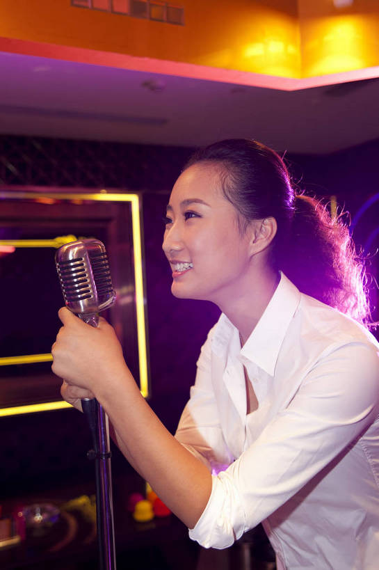 ktv,北京,中国,图片,豪华,享受,健康,休闲服,活力,可爱,美女,唱歌
