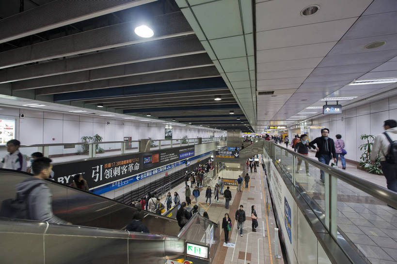 横图,彩色,室内,白天,旅游,地铁,车站,台湾,中国,图片,扶梯,站台,轨道交通,交通,辉煌,交通工具,旅游胜地,摄影,文明,发展,台北,繁荣,旅行,bj174
